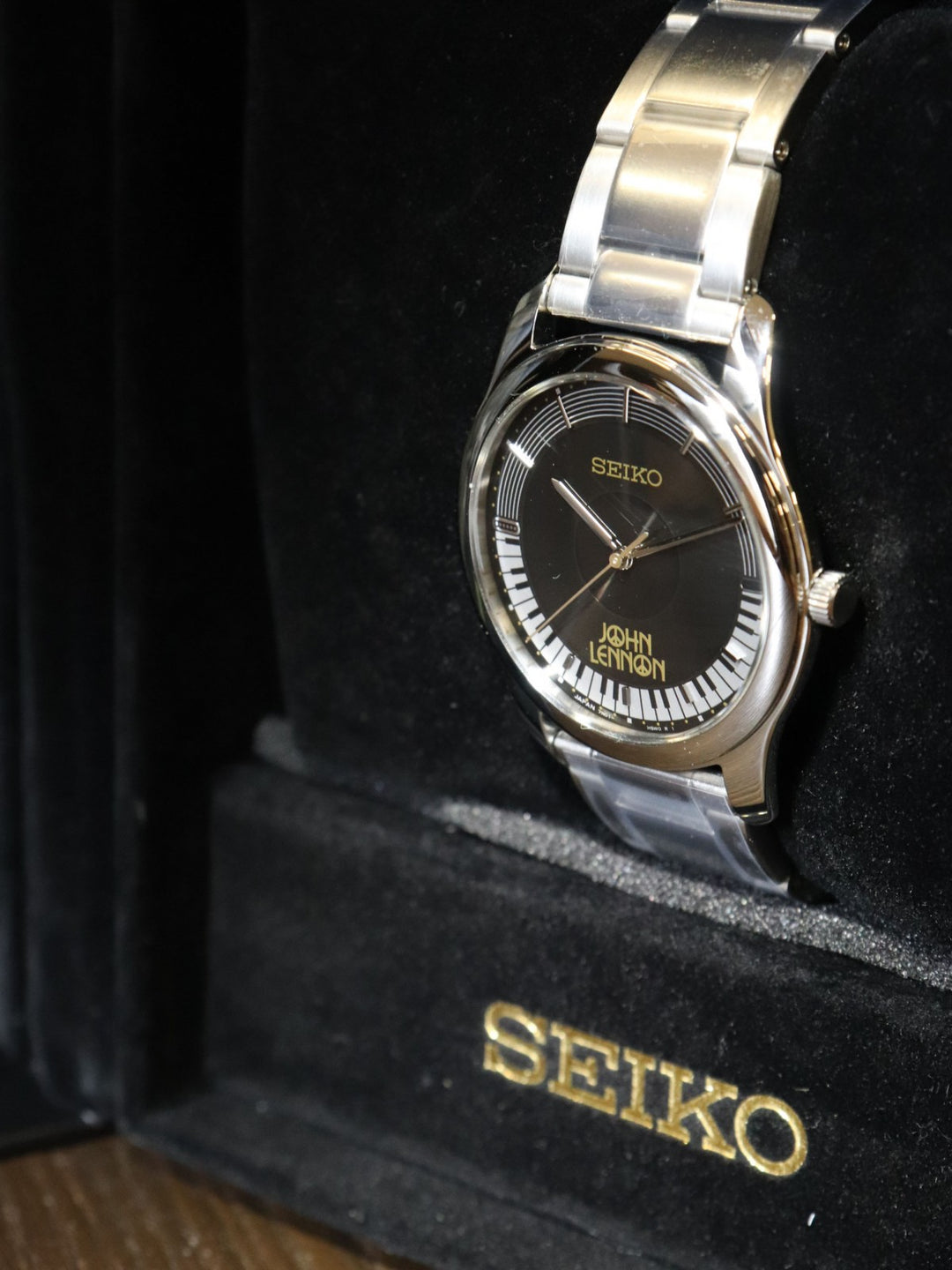 未使用 SEIKO セイコー ジョン レノン 生誕85周年記念 腕時計 クォーツ SS ブラック