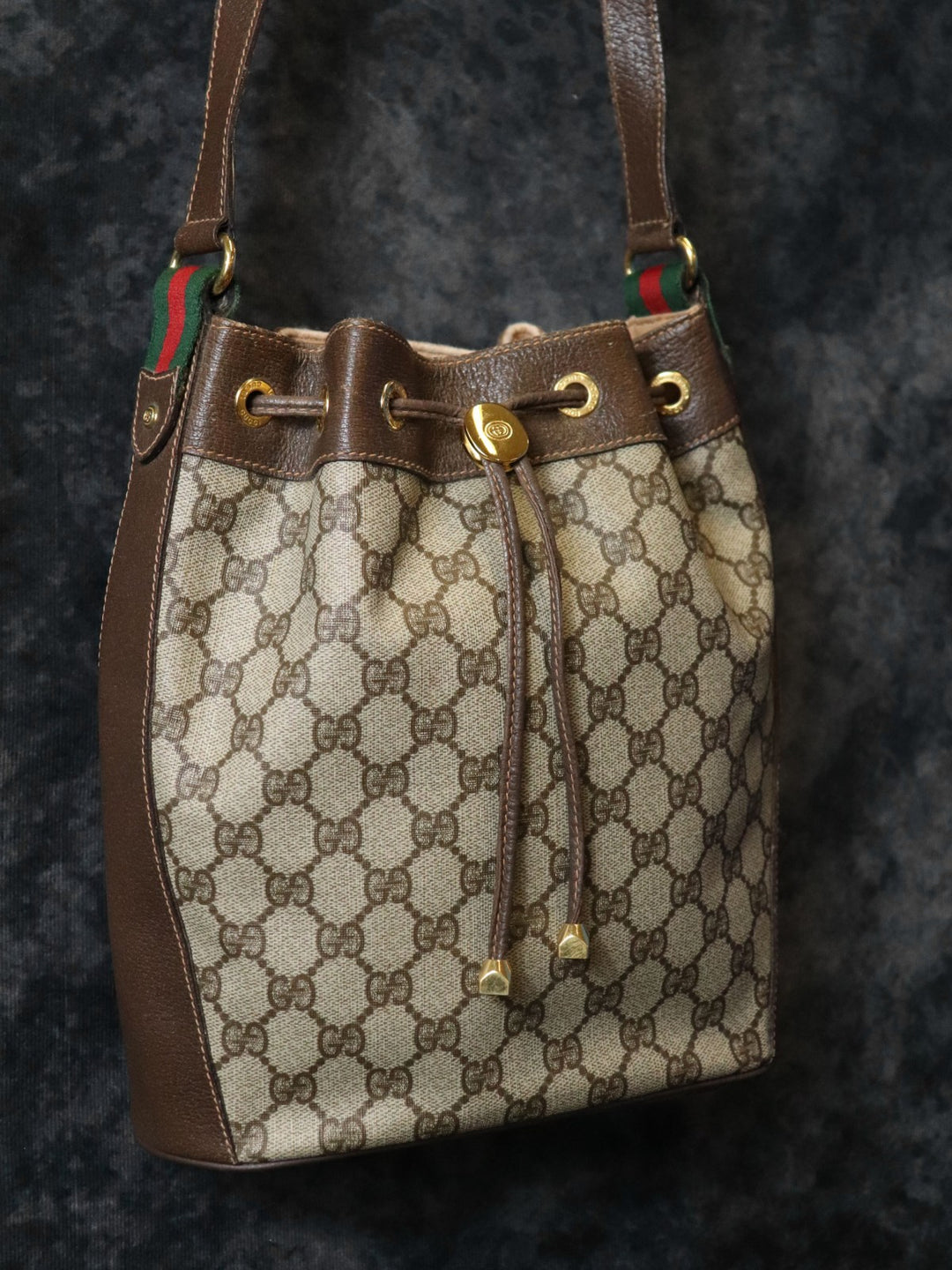 GUCCI グッチ ショルダーバッグ 巾着型 GGスプリーム レザー ブラウン オールド ヴィンテージ