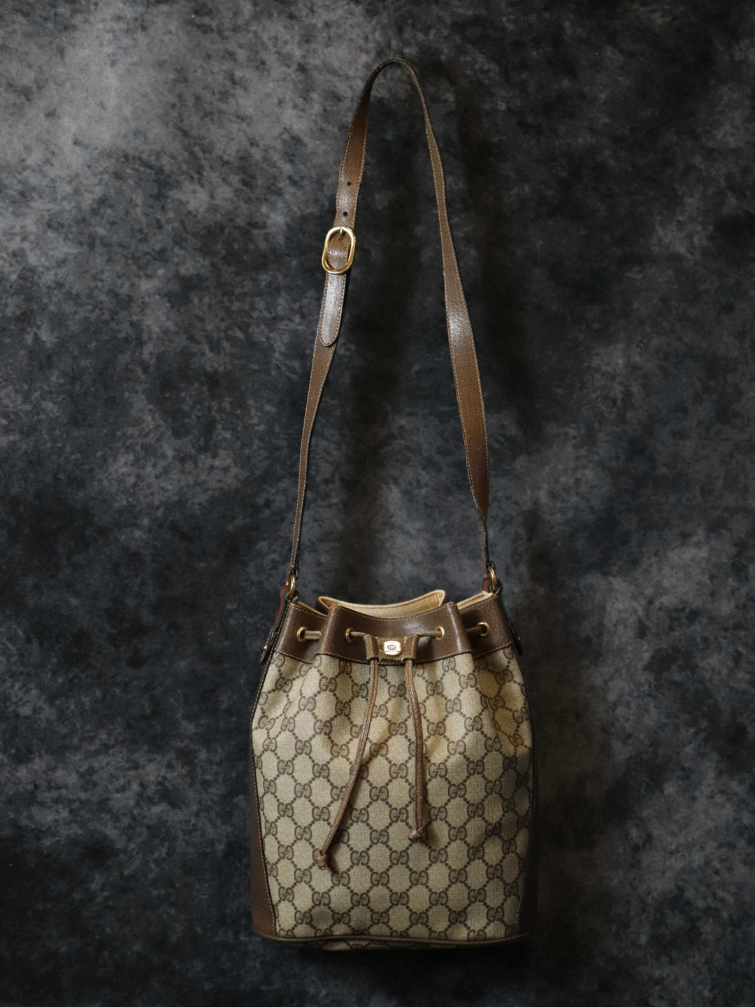 GUCCI グッチ ショルダーバッグ 巾着型 シェリー GGスプリーム レザー オールド ヴィンテージ