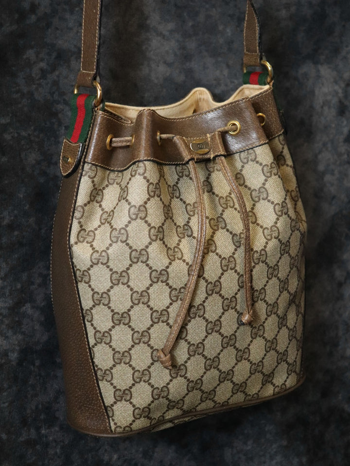GUCCI グッチ ショルダーバッグ 巾着型 シェリー GGスプリーム レザー オールド ヴィンテージ