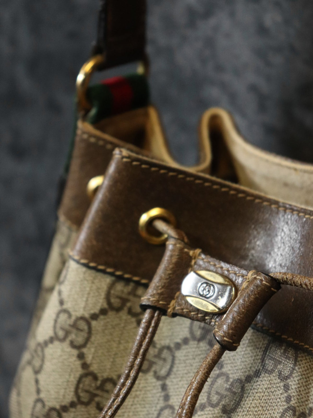 GUCCI グッチ ショルダーバッグ 巾着型 シェリー GGスプリーム レザー オールド ヴィンテージ