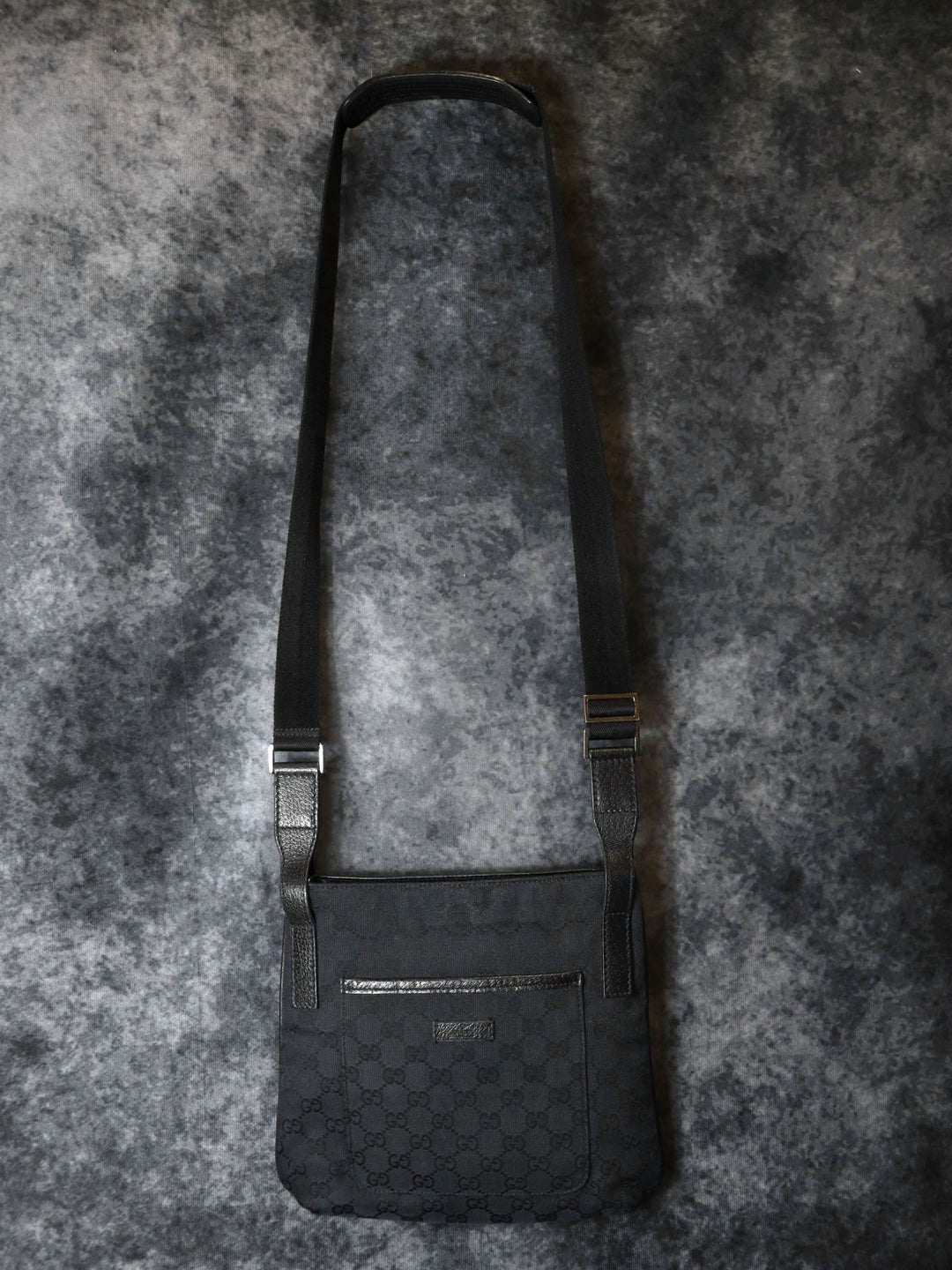GUCCI グッチ 122793 ショルダーバッグ 斜めがけショルダーバッグ 薄型 ブラック GGライン GGキャンバス