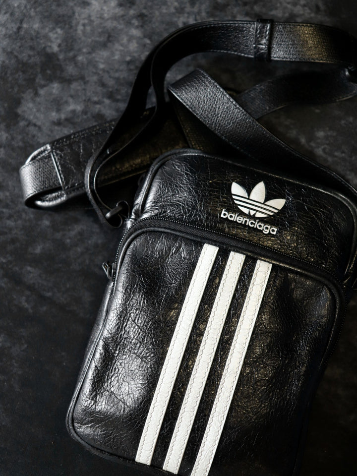 BALENCIAGA x adidas コラボ バレンシアガ アディダス スモール メッセンジャーバッグ クロスボディ ショルダーバッグ ブラック 721850