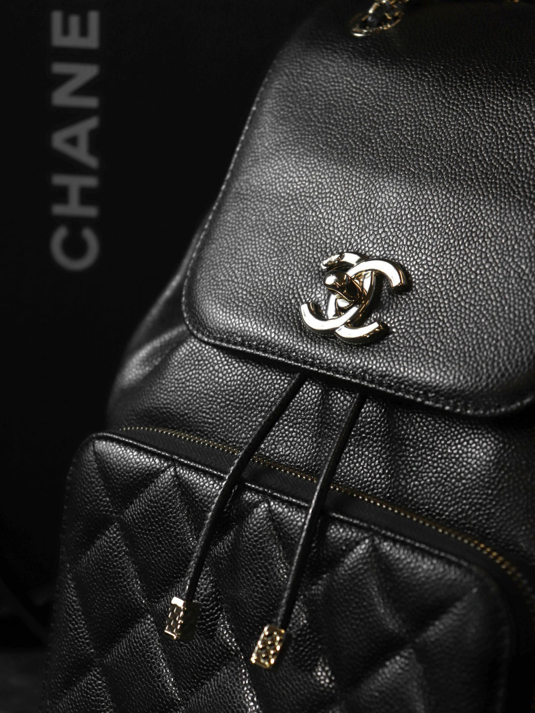 美品 CHANEL シャネル マトラッセ リュックサック デイパック チェーン ココマーク ブラック 黒 シルバー金具 キャビアスキン ブランド品