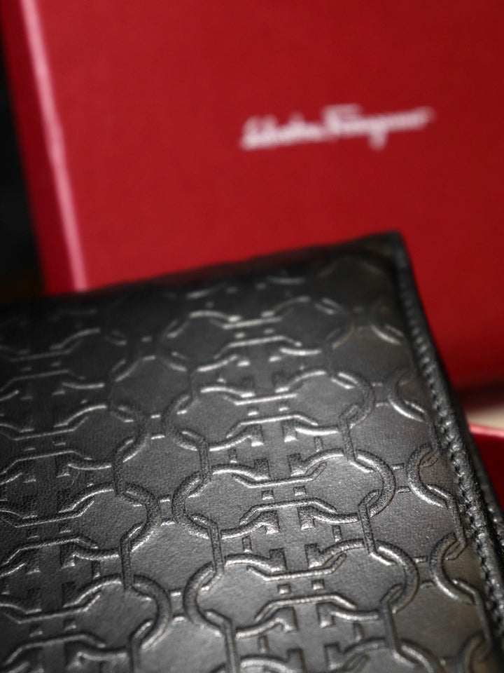 Salvatore Ferragamo フェラガモ ガンチーニ 二つ折り財布 レザー ブラック
