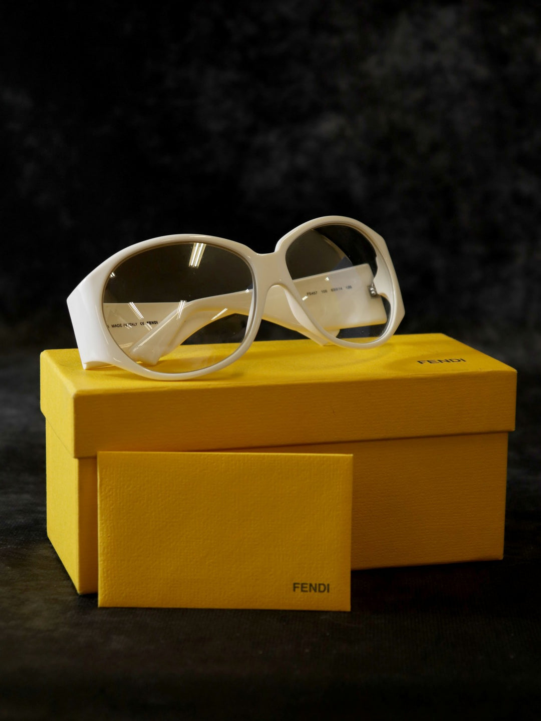 FENDI フェンディ FS457 105 63 □ 14 125 サングラス グラデーションレンズ ホワイト FFロゴ 箱付き