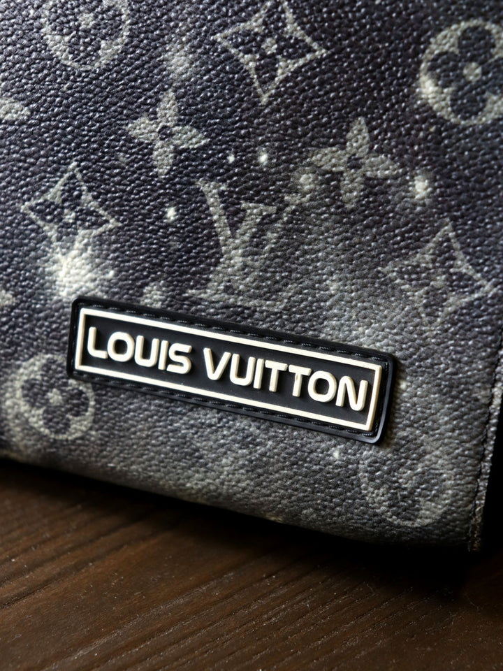 LOUIS VUITTON ルイ・ヴィトン M44448 ポシェット ヴォワヤージュMM クラッチバッグ モノグラムギャラクシー ブラック