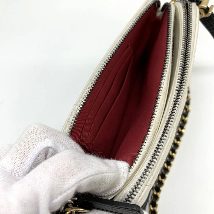 CHANEL シャネル ガブリエル フォンホルダー スマホ入れ 25番台 チェーンウォレット ミニ チェーンショルダーバッグ レザー ホワイト/ブラック 白/黒 バイカラー