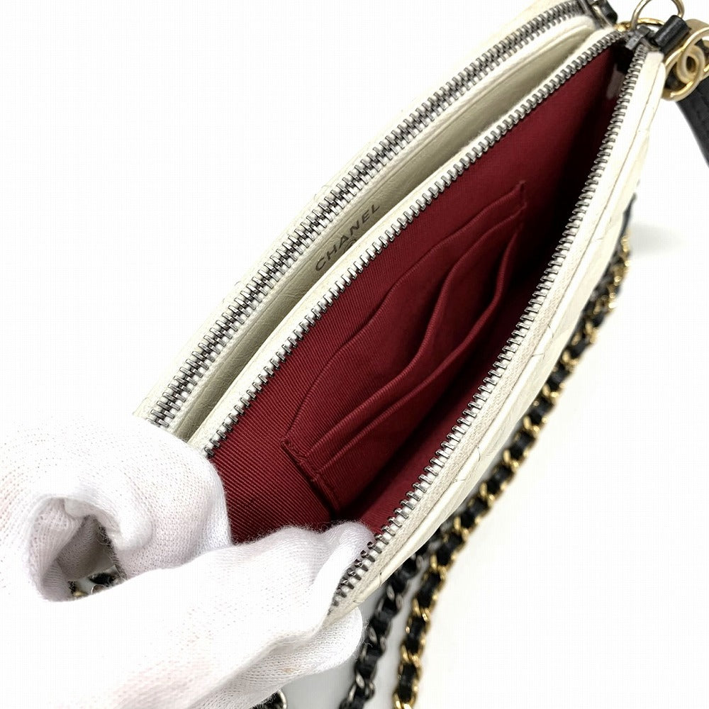 CHANEL シャネル ガブリエル フォンホルダー スマホ入れ 25番台 チェーンウォレット ミニ チェーンショルダーバッグ レザー ホワイト/ブラック 白/黒 バイカラー