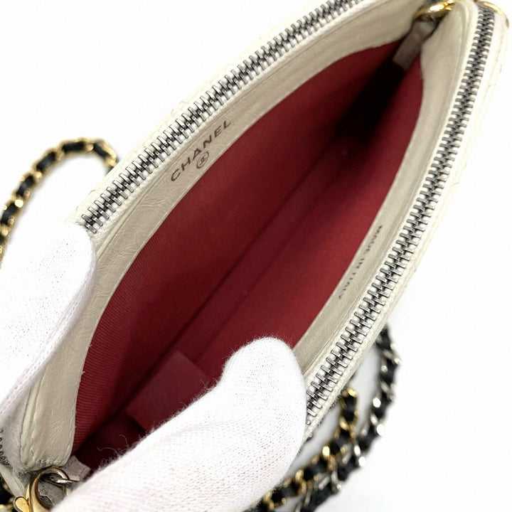 CHANEL シャネル ガブリエル フォンホルダー スマホ入れ 25番台 チェーンウォレット ミニ チェーンショルダーバッグ レザー ホワイト/ブラック 白/黒 バイカラー