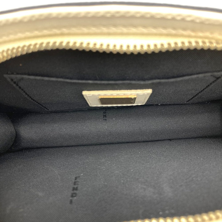 【美品】FENDI フェンディ 2321 26814 斜め掛け 肩掛け チェーンショルダーバッグ 薄型ミニバッグ ハーフムーン ブラック/ホワイト 黒/白 レザー