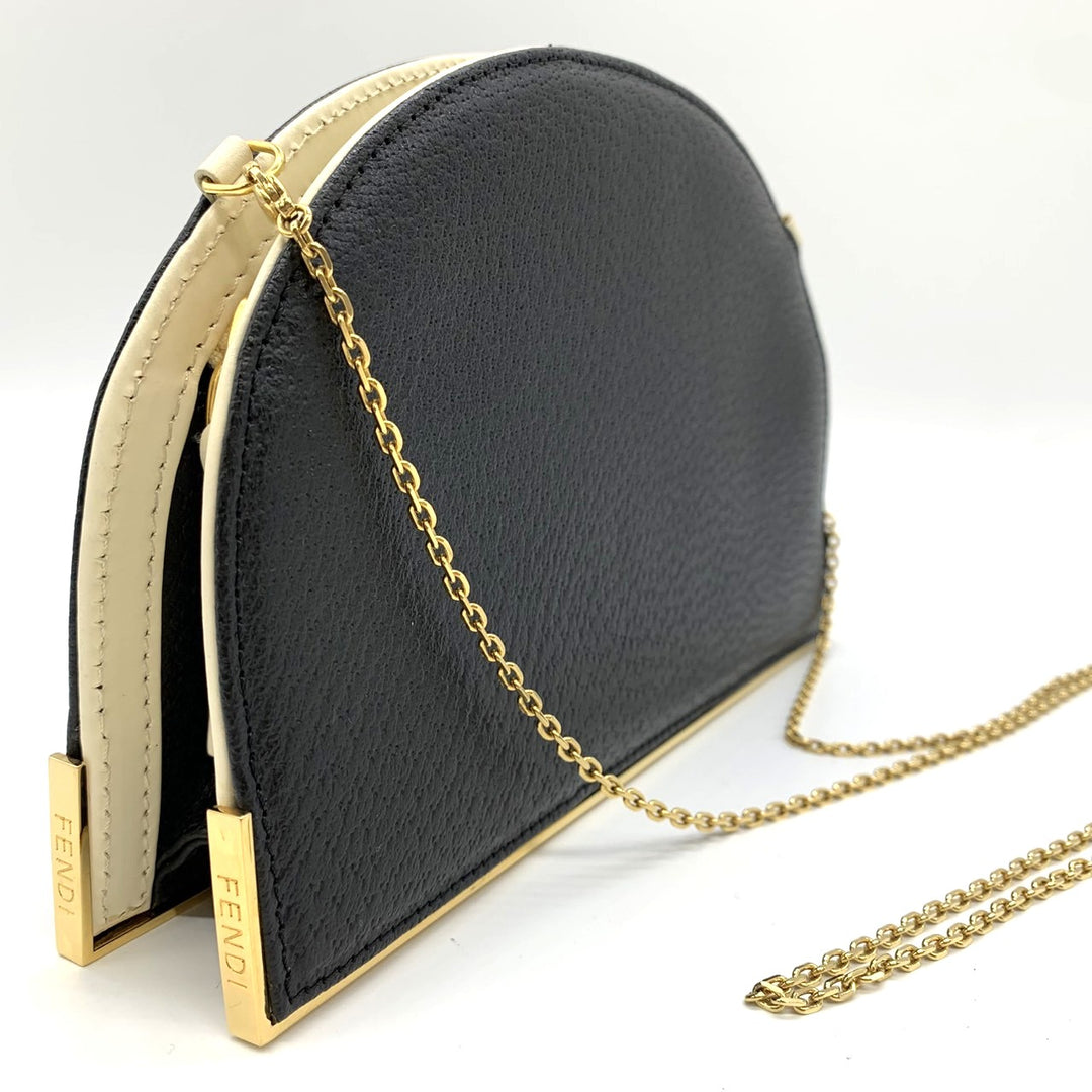 【美品】FENDI フェンディ 2321 26814 斜め掛け 肩掛け チェーンショルダーバッグ 薄型ミニバッグ ハーフムーン ブラック/ホワイト 黒/白 レザー