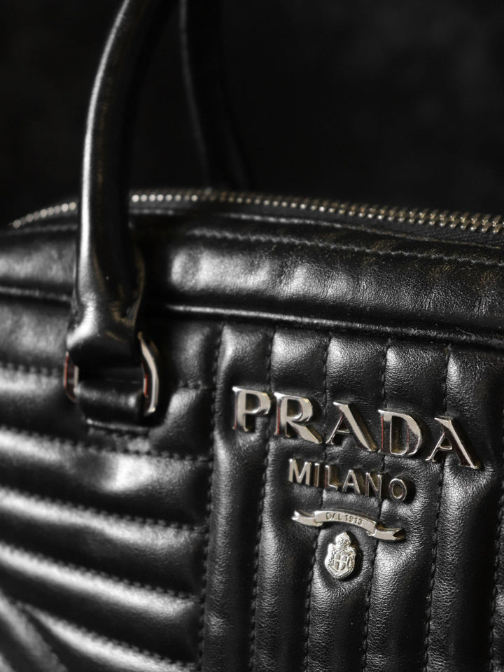 PRADA プラダ ダイアグラム ハンドバッグ ショルダーバッグ 2way 斜め掛け レザー ブラック 黒 ブランド