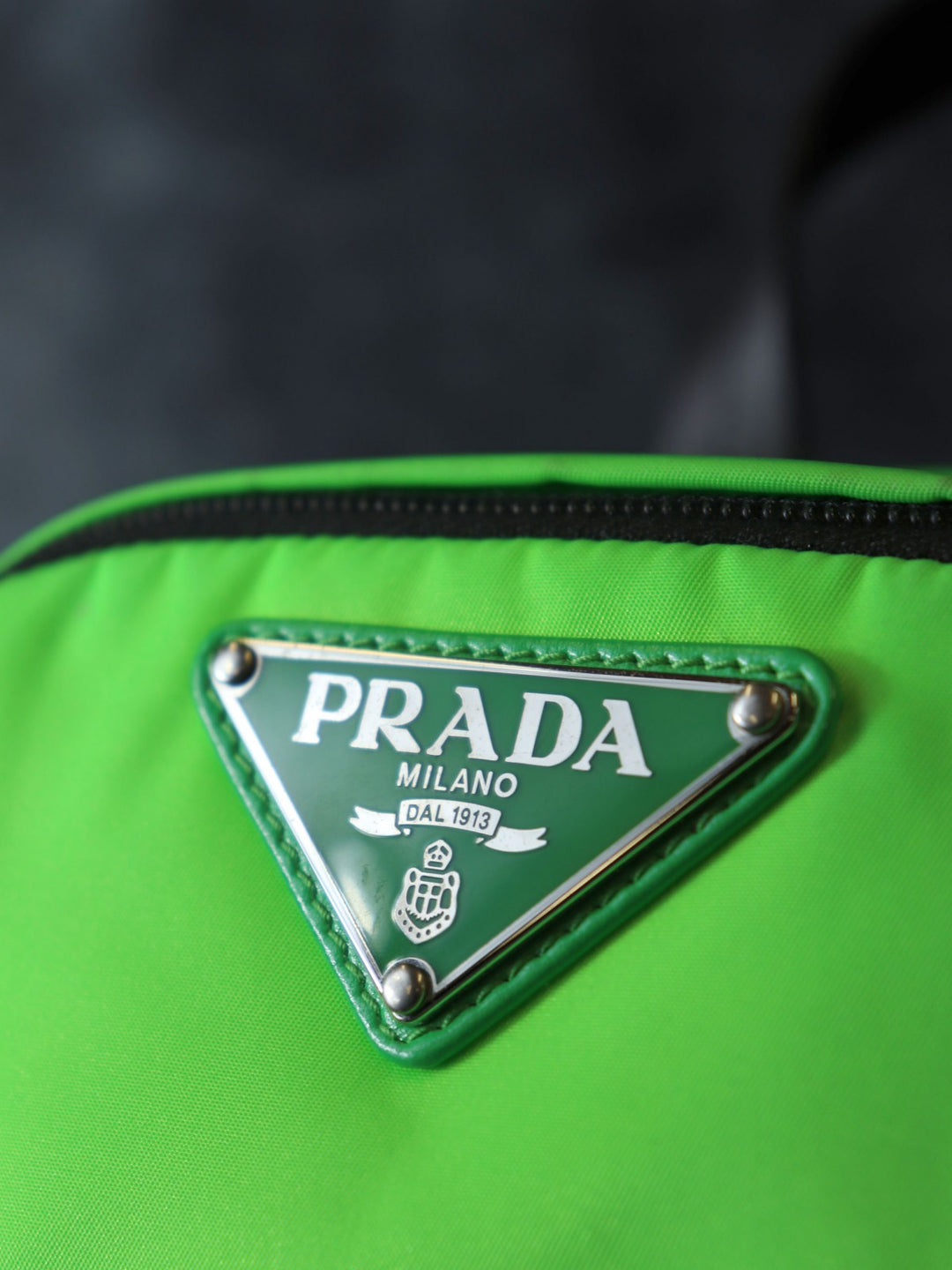 PRADA プラダ ボディバッグ ナイロン グリーン 蛍光色