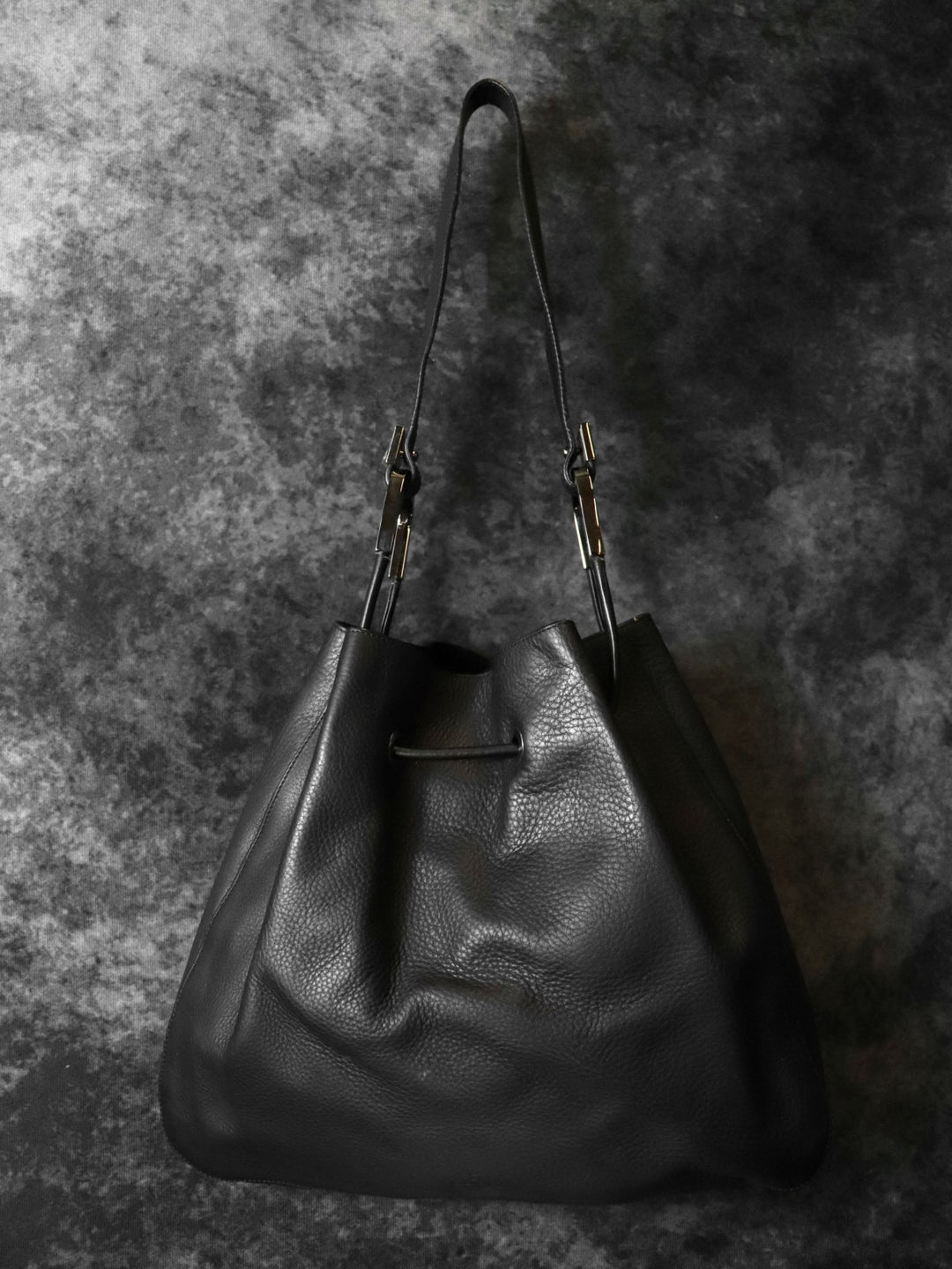 GUCCI グッチ 001 3746 ショルダーバッグ 巾着型 レザー ブラック