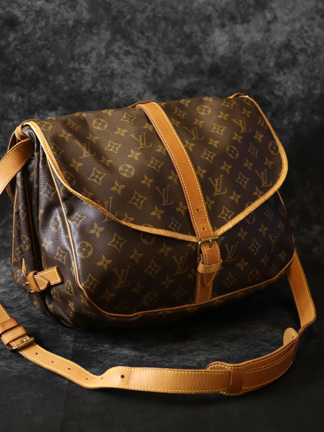 LOUIS VUITTON ルイ・ヴィトン M42256 ソミュール30 ショルダーバッグ ブラウン モノグラムキャンバス/レザー