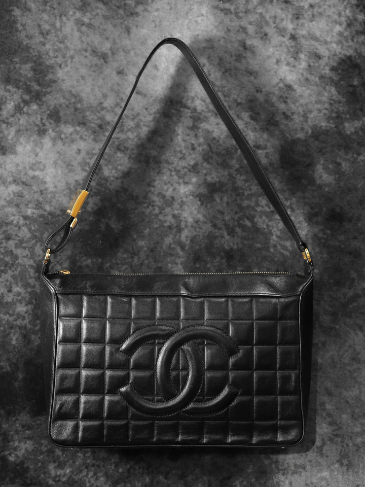CHANEL シャネル チョコバー 薄型ショルダーバッグ ワンショルダー ココマーク ラムスキン ブラック 黒 ゴールド金具