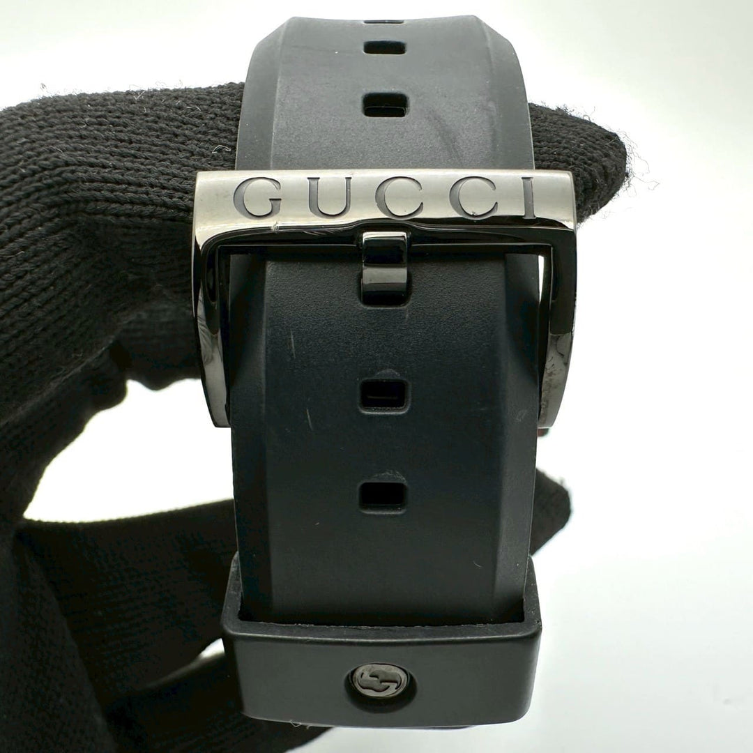 電池交換済 GUCCI グッチ シンク デイト 137.1 YA137107A シェリー 腕時計 クォーツ ラバー ブラック