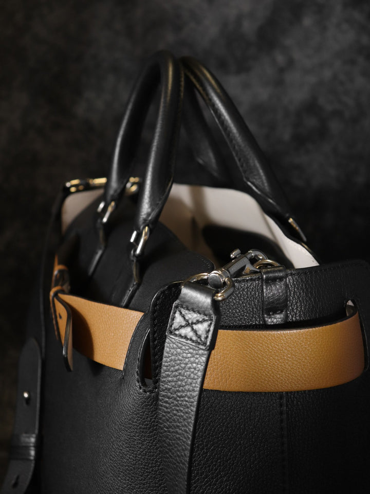 BURBERRYバーバリー ベルト ハンドバッグ トートバッグ ショルダーバッグ 肩掛け 2way レザー ブラック ベージュ