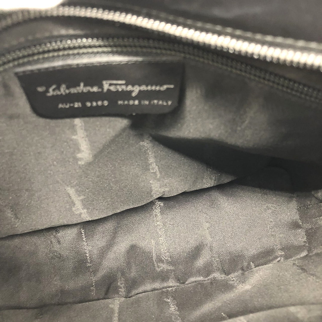 Salvatore Ferragamo フェラガモ ショルダーバッグ ワンショルダー ライン ナイロン ブラック