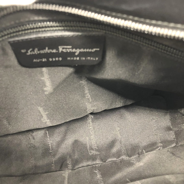 Salvatore Ferragamo フェラガモ ショルダーバッグ ワンショルダー ライン ナイロン ブラック