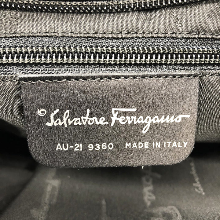 Salvatore Ferragamo フェラガモ ショルダーバッグ ワンショルダー ライン ナイロン ブラック
