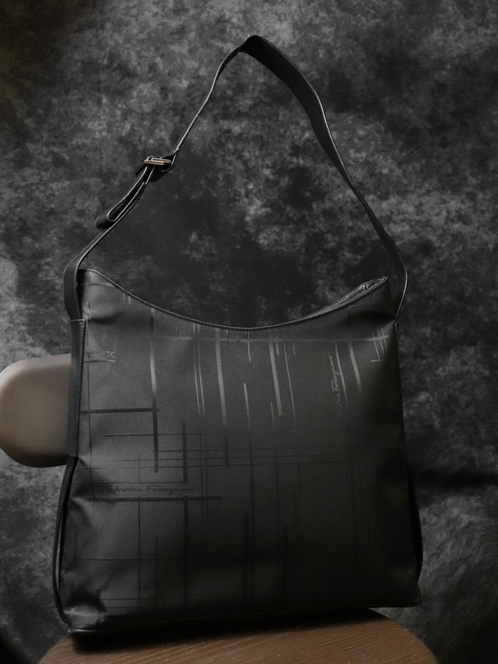 Salvatore Ferragamo フェラガモ ショルダーバッグ ワンショルダー ライン ナイロン ブラック