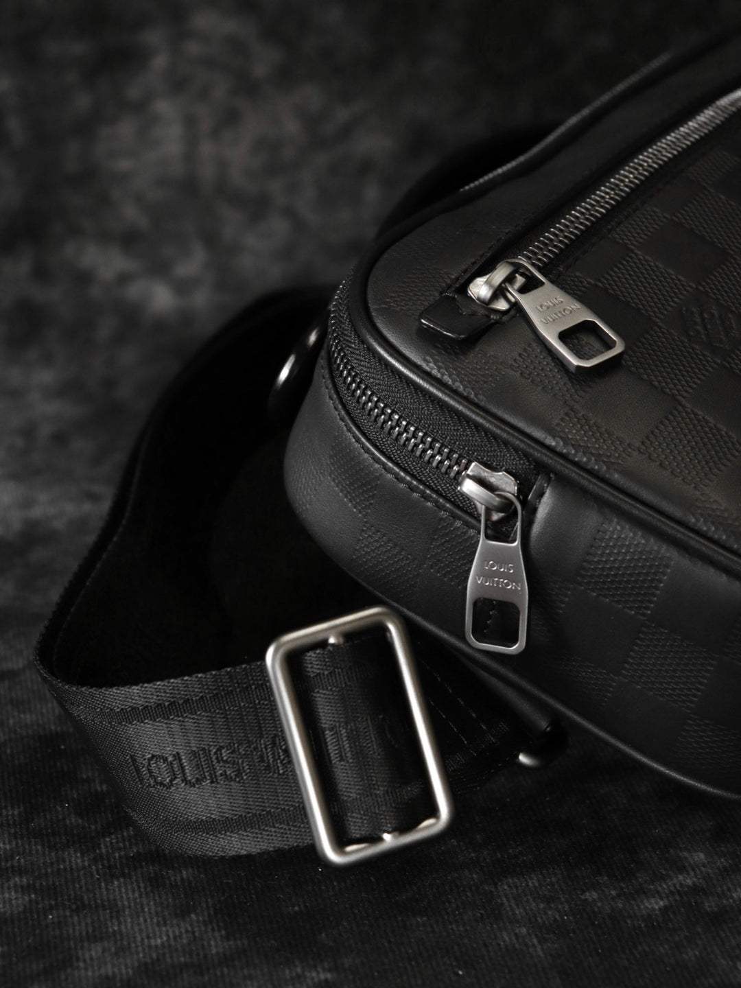 LOUIS VUITTON ルイ・ヴィトン アンブレール N41288 ボディバッグ レザー ダミエアンフィニ ブラック