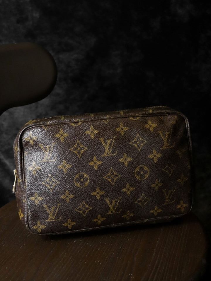 LOUIS VUITTON ルイ・ヴィトン トゥルーストワレット28 M47522 ポーチ モノグラムキャンバス ブラウン