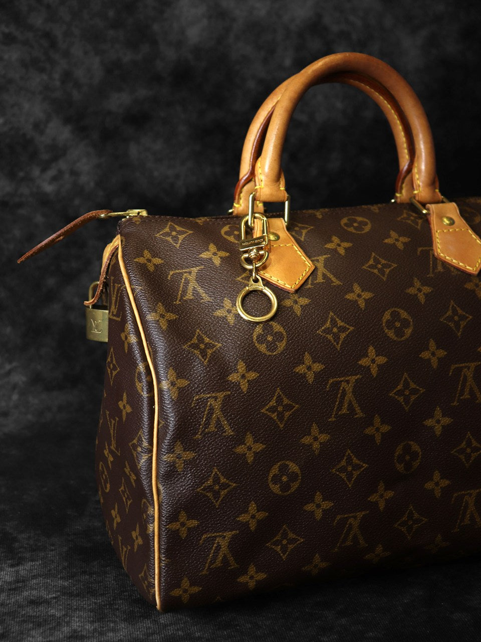 LOUIS VUITTON ルイ・ヴィトン アノクレ M62698 キーホルダー メタル ゴールド