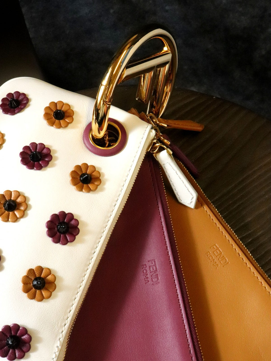 FENDI フェンディ トリプレット 8BS001A1FS ３連ポーチ レザー クラッチバッグ フラワー ホワイト/レッド/ブラウン