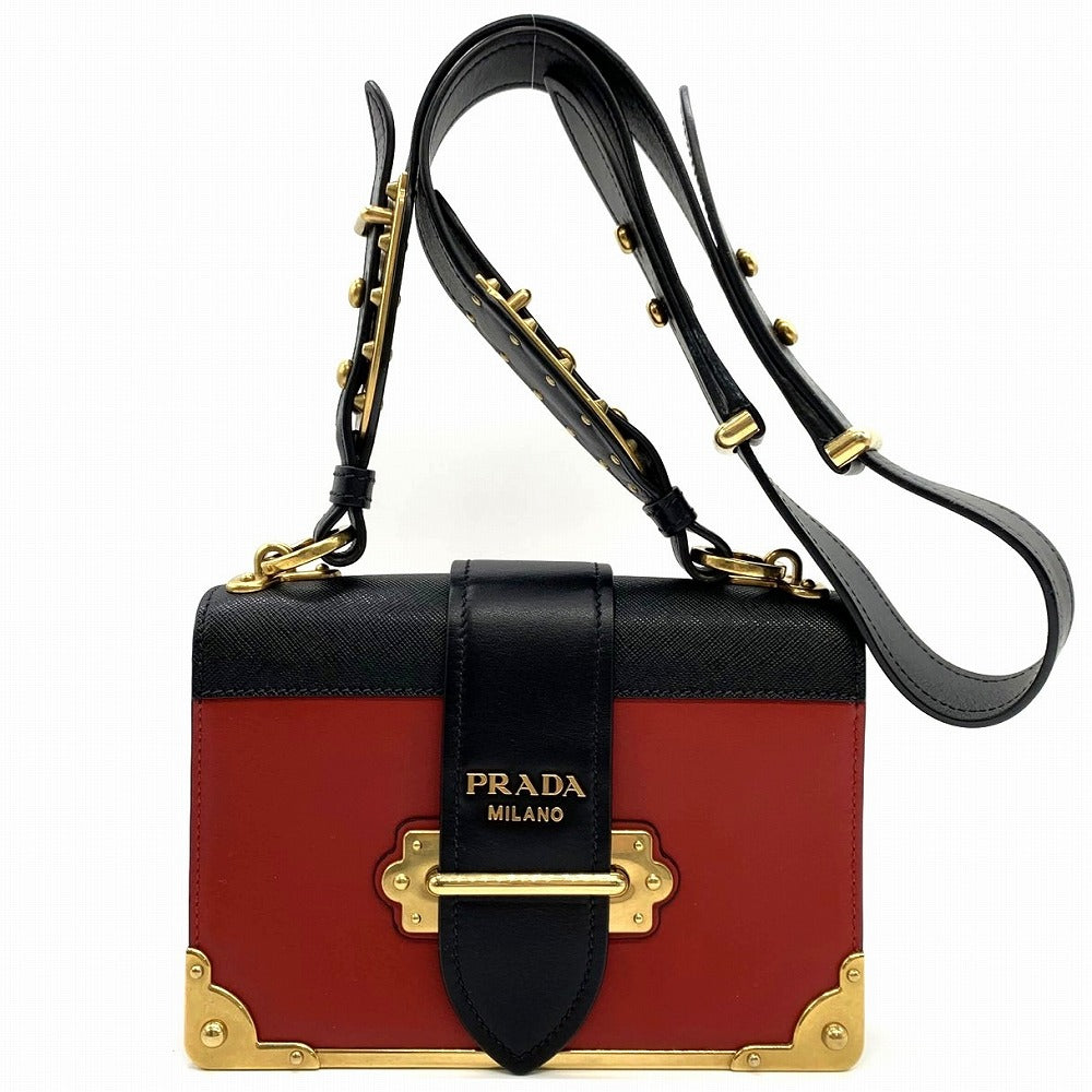 PRADA プラダ カイエ 斜め掛け ミニショルダーバッグ サフィアーノレザー レッド/ブラック/ゴールド 赤/黒