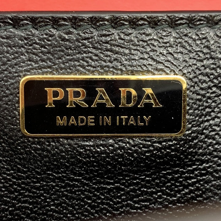 PRADA プラダ カイエ 斜め掛け ミニショルダーバッグ サフィアーノレザー レッド/ブラック/ゴールド 赤/黒