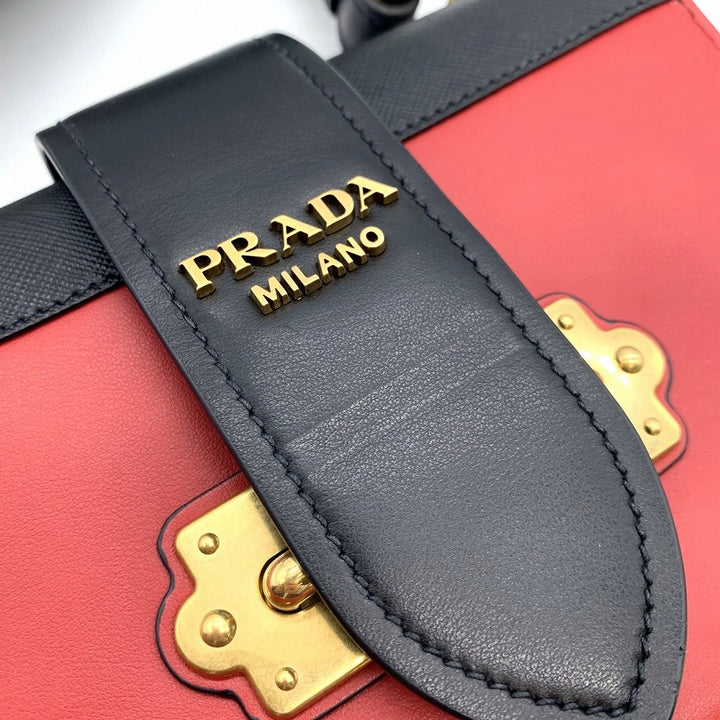 PRADA プラダ カイエ 斜め掛け ミニショルダーバッグ サフィアーノレザー レッド/ブラック/ゴールド 赤/黒