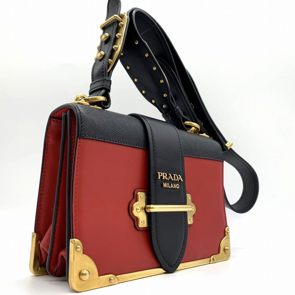 PRADA プラダ カイエ 斜め掛け ミニショルダーバッグ サフィアーノレザー レッド/ブラック/ゴールド 赤/黒