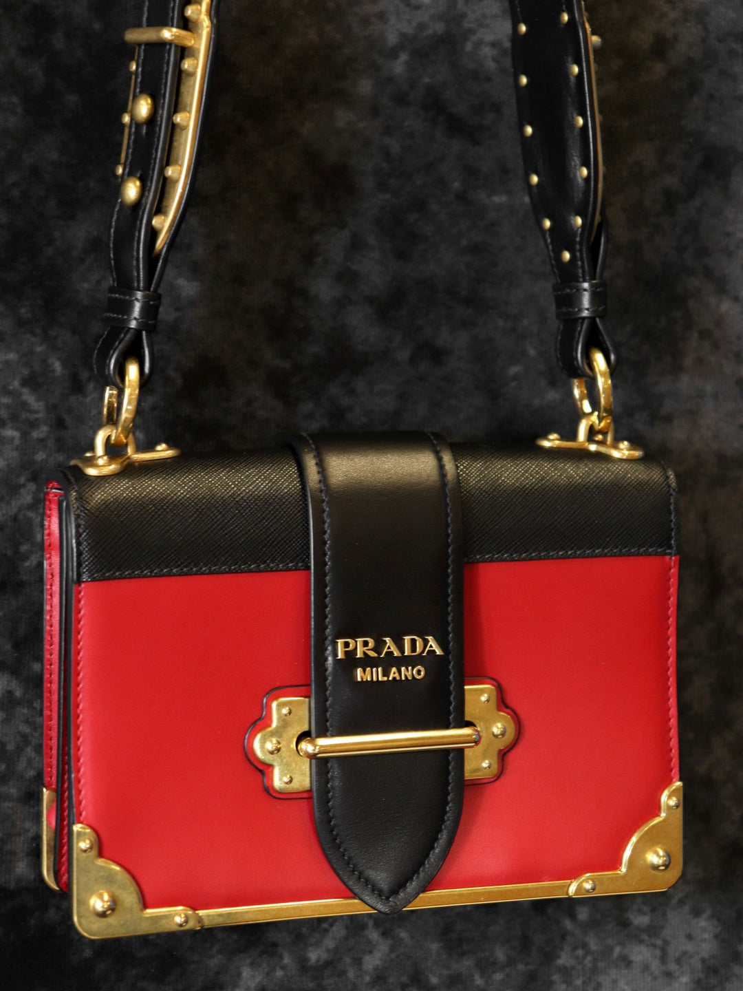 PRADA プラダ カイエ 斜め掛け ミニショルダーバッグ サフィアーノレザー レッド/ブラック/ゴールド 赤/黒