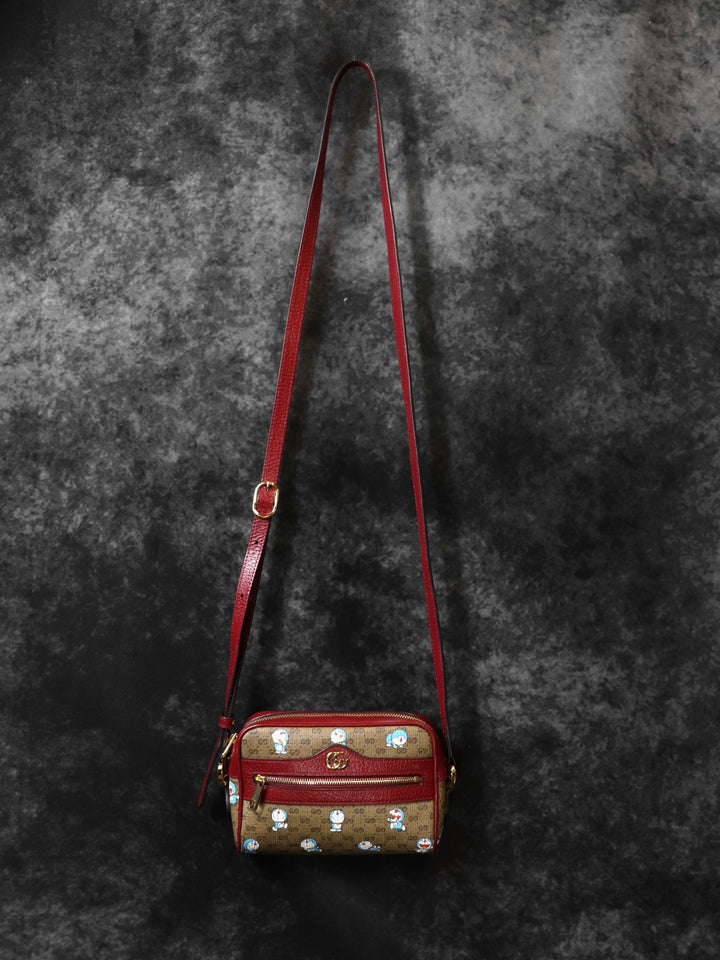 GUCCI グッチ 647784 ドラえもんコラボ ショルダーバッグ マイクロGG ブラウン レッド レディース