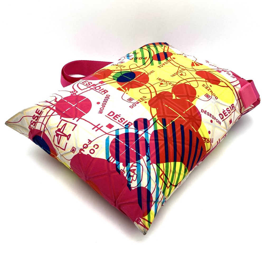 ISSEYMIYAKE イッセイミヤケ プリーツプリーズ ショルダーバッグ ピンク ポリエステル