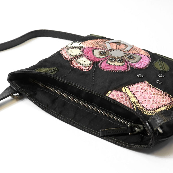 PRADA プラダ フラワー刺繍 ショルダーバッグ 薄型 サコッシュ ナイロン/パイソン ブラック