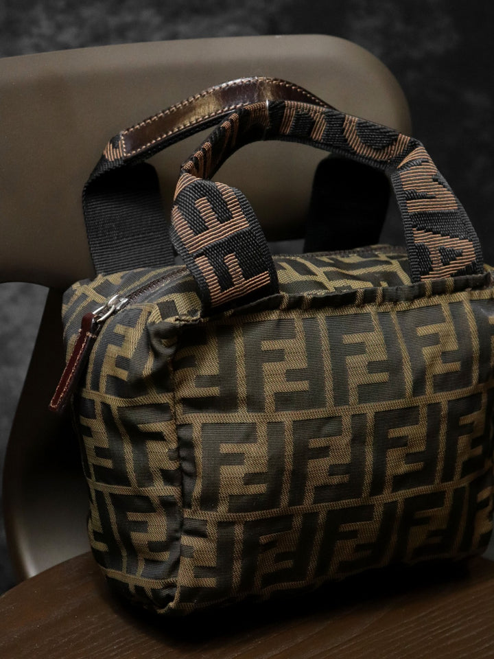 FENDI フェンディ ズッカ 226226541099 ハンドバッグ ポーチ 小物入れ ナイロン カーキ