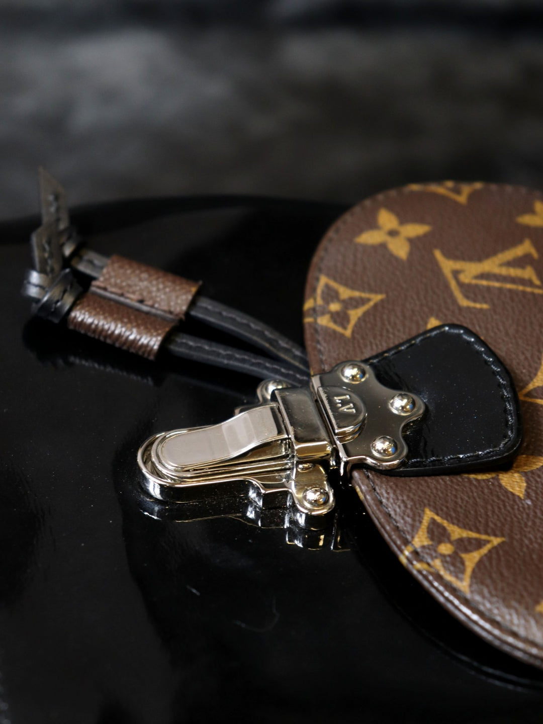 LOUIS VUITTON ルイ・ヴィトン M55769 ホットスプリングス リュック デイパック ハンドバッグ 2way ブラウン ヴェルニ×モノグラム