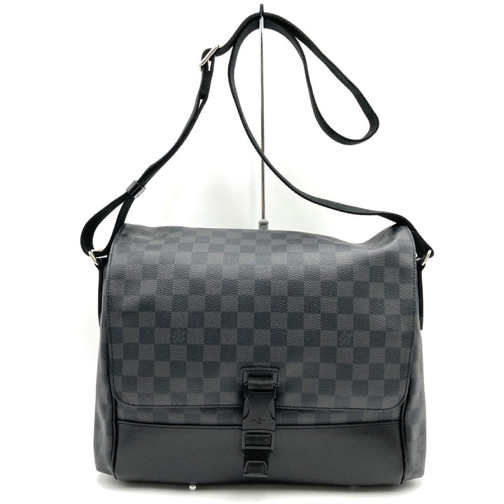 LOUIS VUITTON ルイ ヴィトン N41458 メッセンジャーMM A4入る 斜め掛けショルダーバッグ ブラック ダミエグラフィット PVC レザー