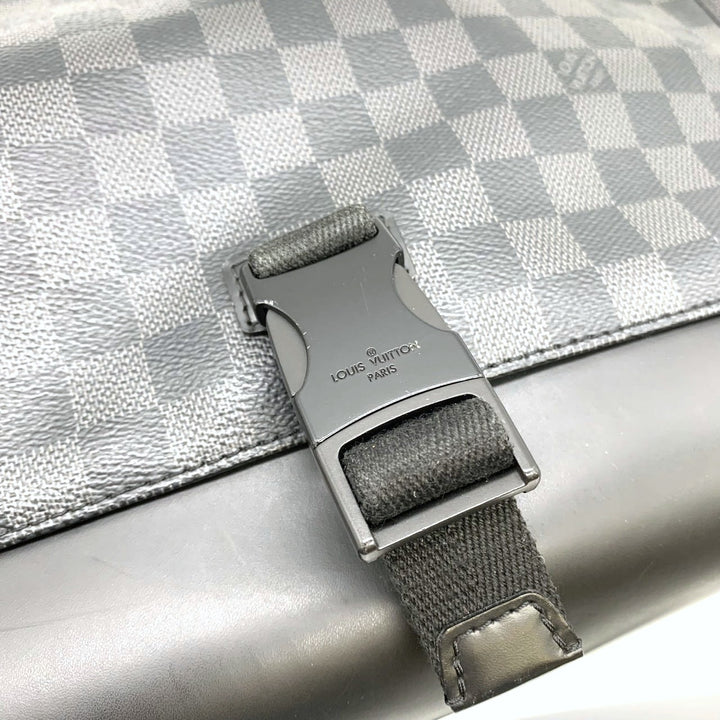 LOUIS VUITTON ルイ ヴィトン N41458 メッセンジャーMM A4入る 斜め掛けショルダーバッグ ブラック ダミエグラフィット PVC レザー
