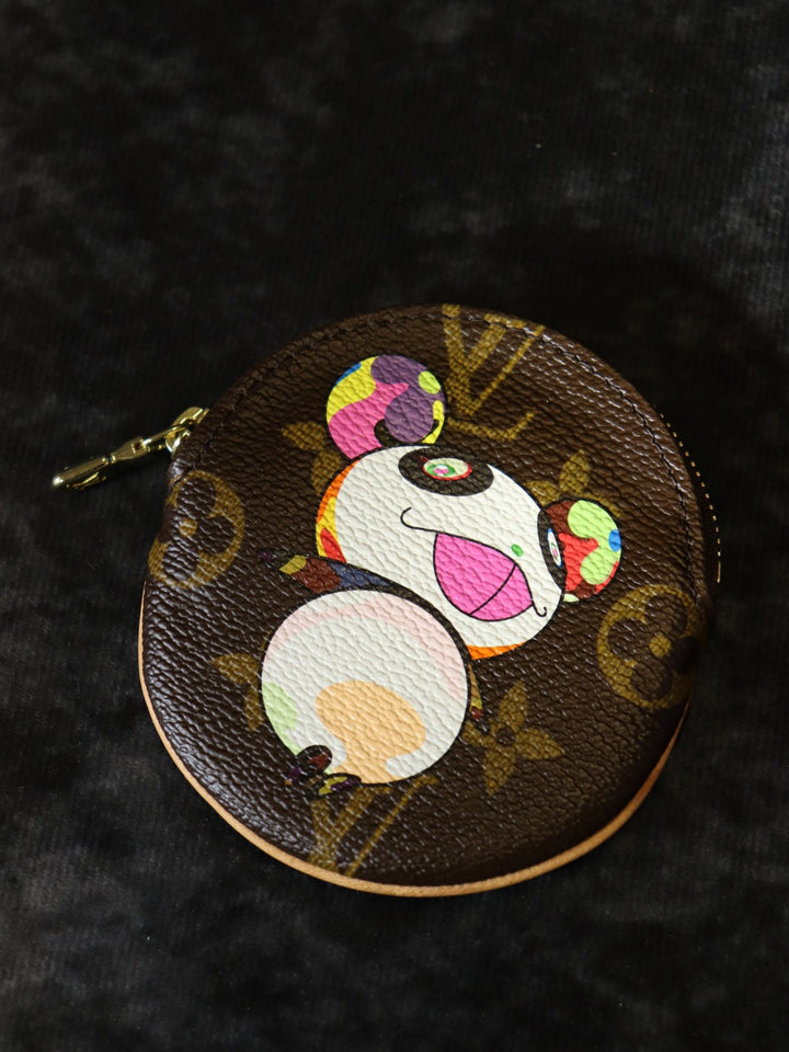美品 LOUIS VUITTON ルイ・ヴィトン ポルトモネ・ロン M61928 コインケース プティ・パンダ 村上隆 スーパーフラット モノグラムキャンバス ブラウン