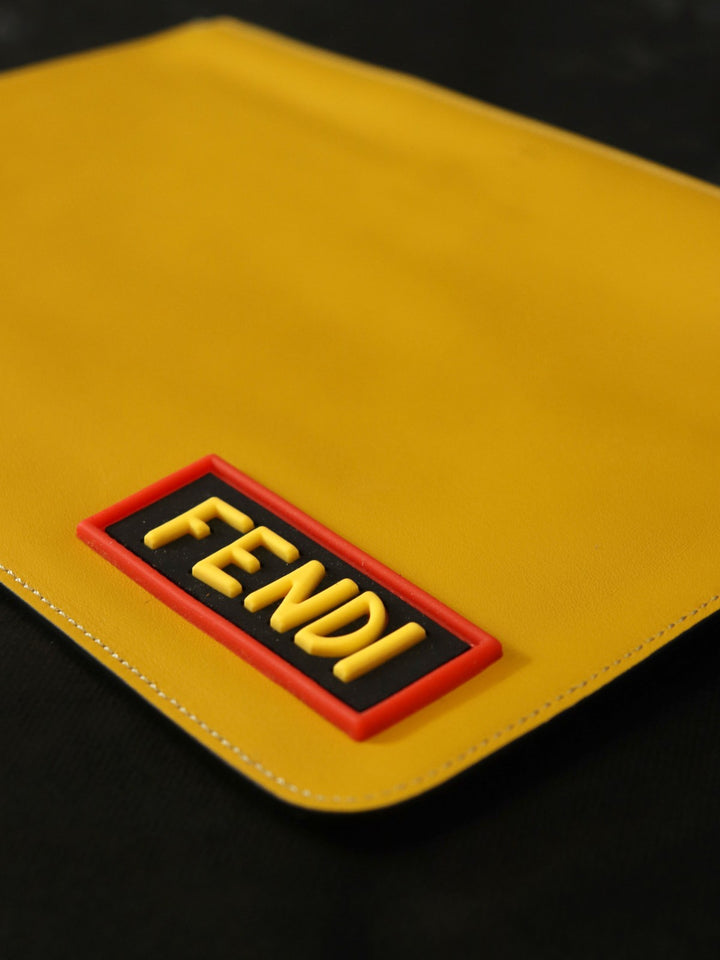 FENDI フェンディ 7NO078 クラッチバッグ THINK イエロー