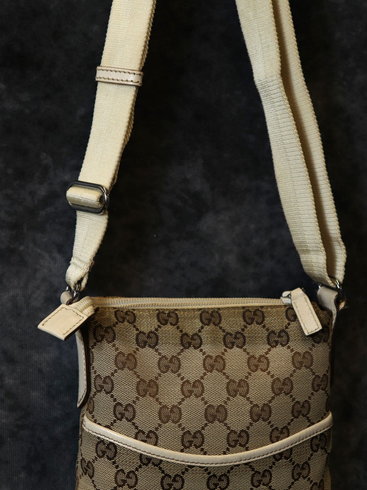 GUCCI グッチ 147671 ショルダーバッグ 斜めがけショルダーバッグ ホワイト アイボリー ベージュ GGキャンバス