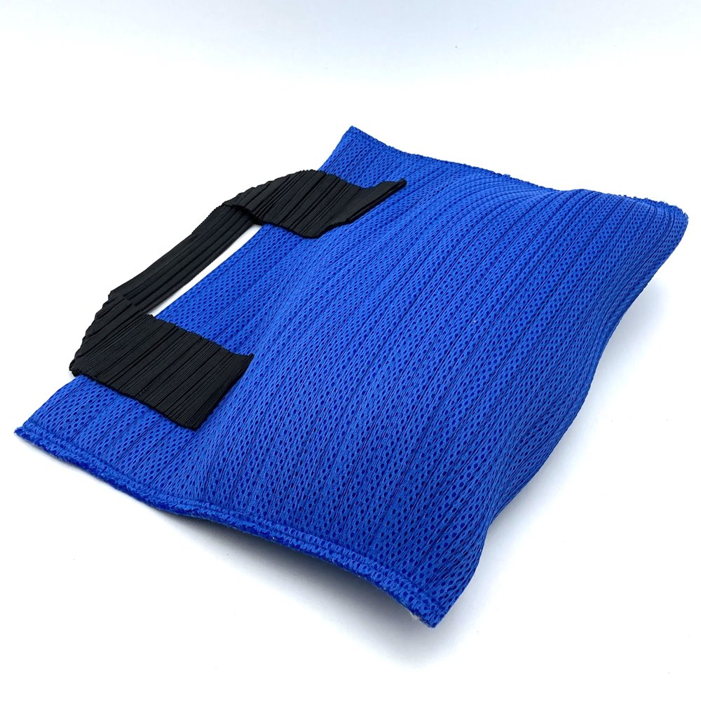 ISSEY MIYAKE イッセイミヤケ プリーツプリーズ ハンドバッグ ミニバッグ ブルー ブラック ポリエステル