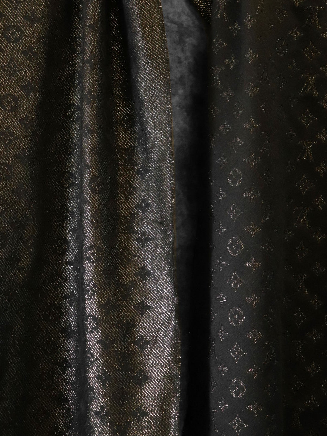 LOUIS VUITTON ルイ・ヴィトン エトール LVタイムレス M70680 マフラー カシミヤ ブラック/ゴールド
