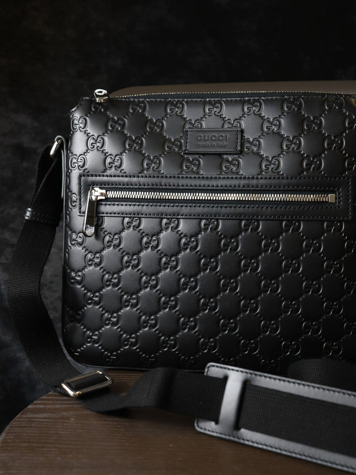 GUCCI グッチ 406410 ショルダーバッグ シマレザー GG柄 ブラック