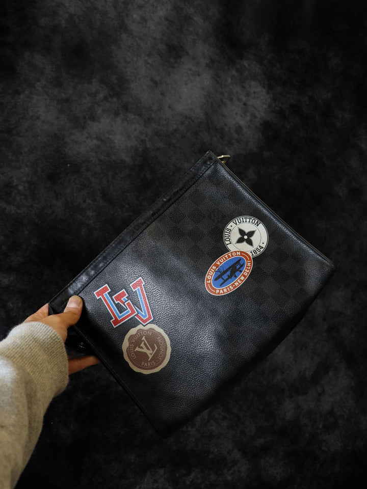 LOUIS VUITTON ルイ・ヴィトン ポシェットヴォワヤージュMM N64442 LVリーグ クラッチバッグ ダミエグラフィットキャンバス ワッペン ラベル ブラック